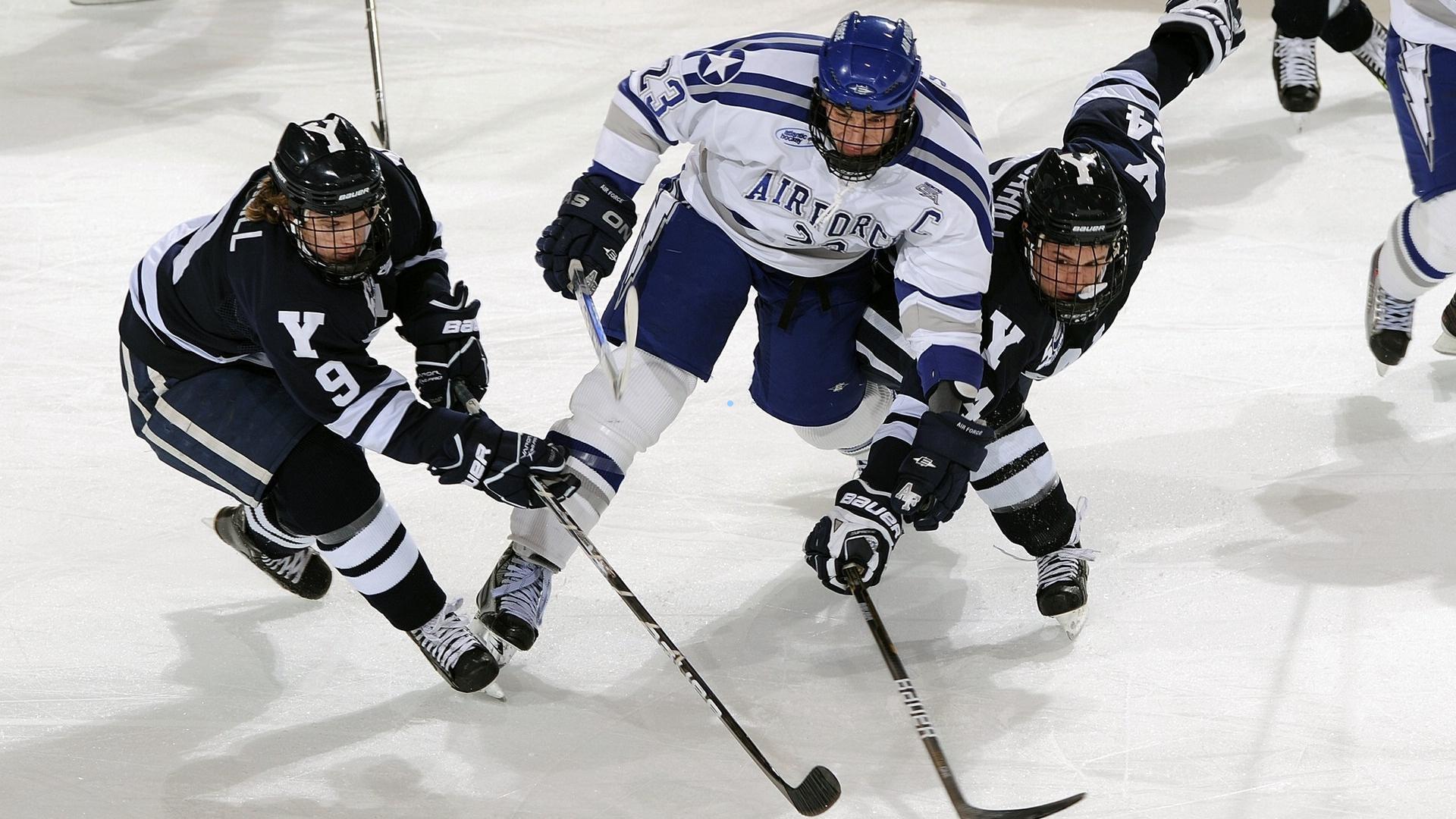 彭啸无愧U23福星!倒地瞬间仍破门,奇迹进球引爆全场